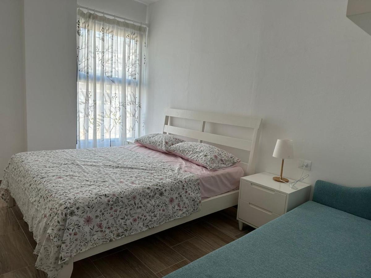 Apartment 3a *